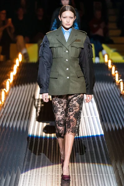 Look 14